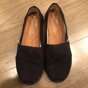 Black canvas toms